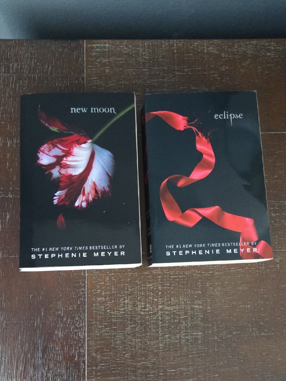 Set Of 2 Paperback Twilight Books, New Moon & Eclipse, Used Good Condition